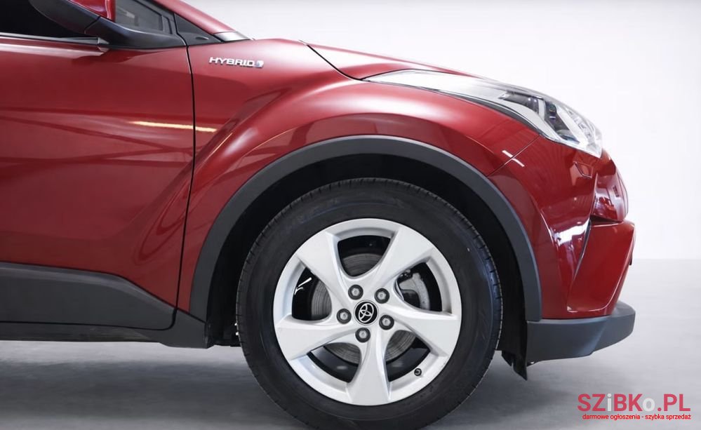 2019' Toyota C-HR photo #2