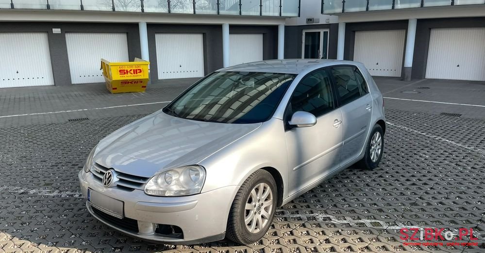 2008' Volkswagen Golf photo #2