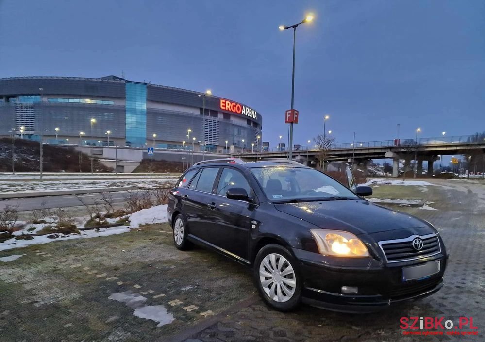 2006' Toyota Avensis 2.2 D-4D Sol photo #6