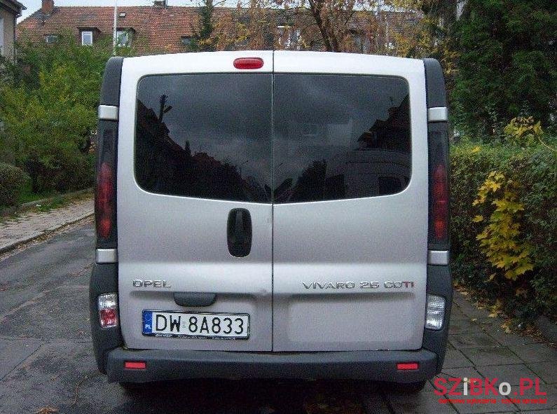 2006' Opel Vivaro photo #1