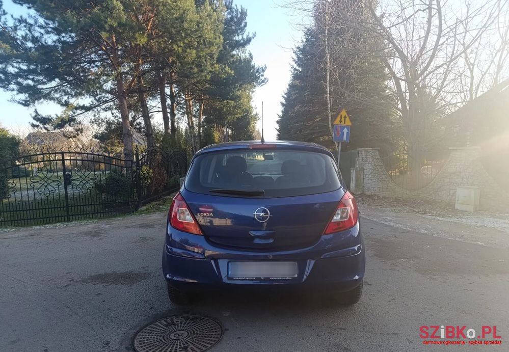 2009' Opel Corsa 1.2 16V Cosmo photo #2