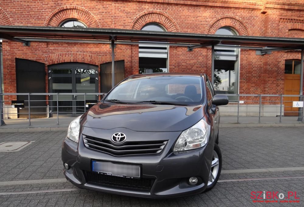 2009' Toyota Verso photo #5