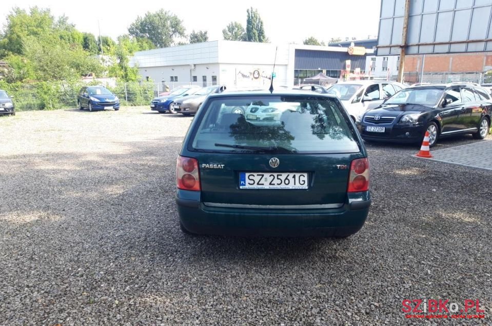 2001' Volkswagen Passat photo #4