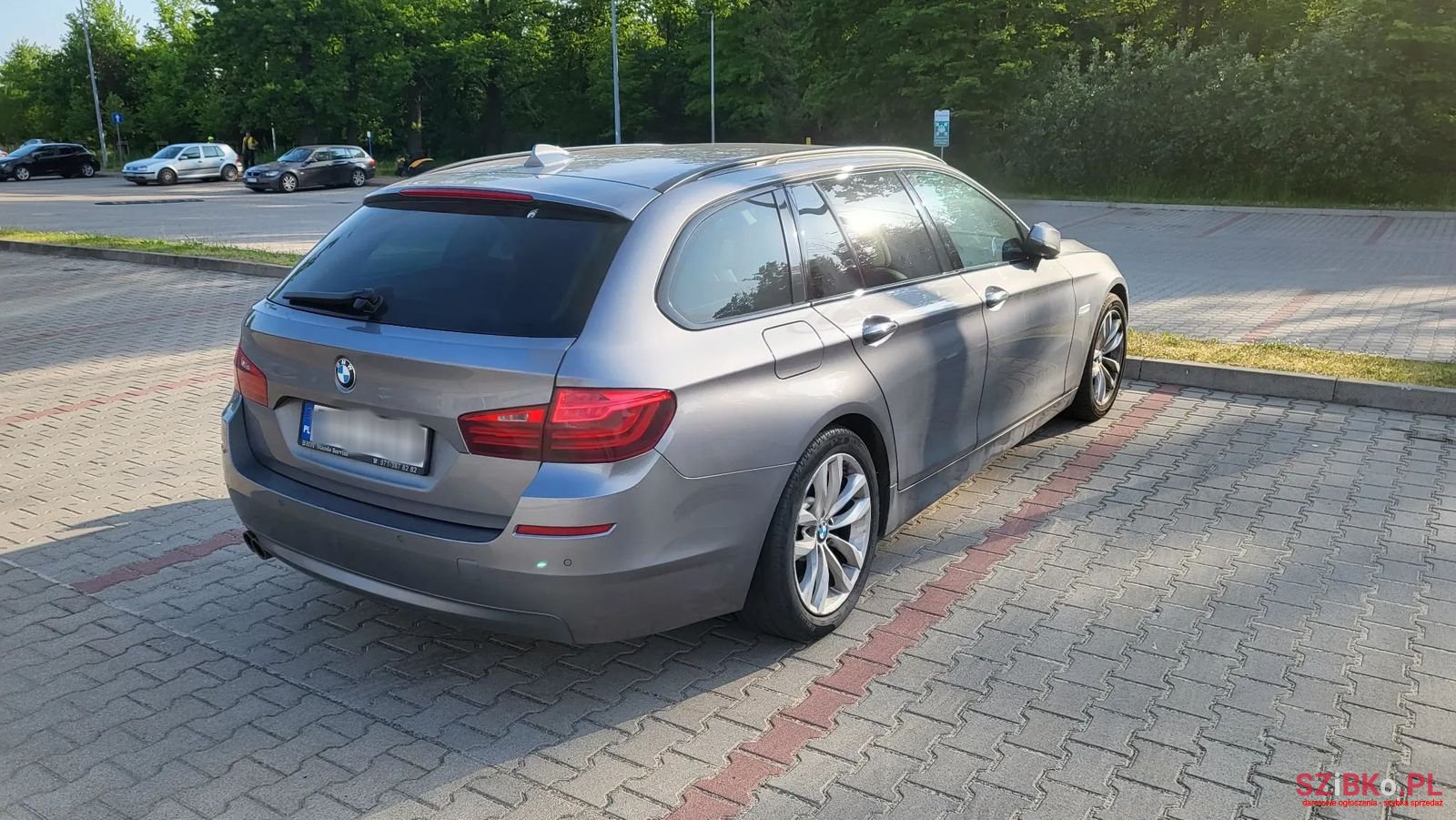 2016' BMW 5 Series photo #2