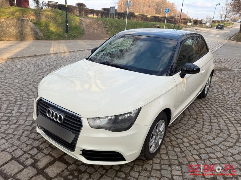 2011' Audi A1 1.6 Tdi Ambition photo #6