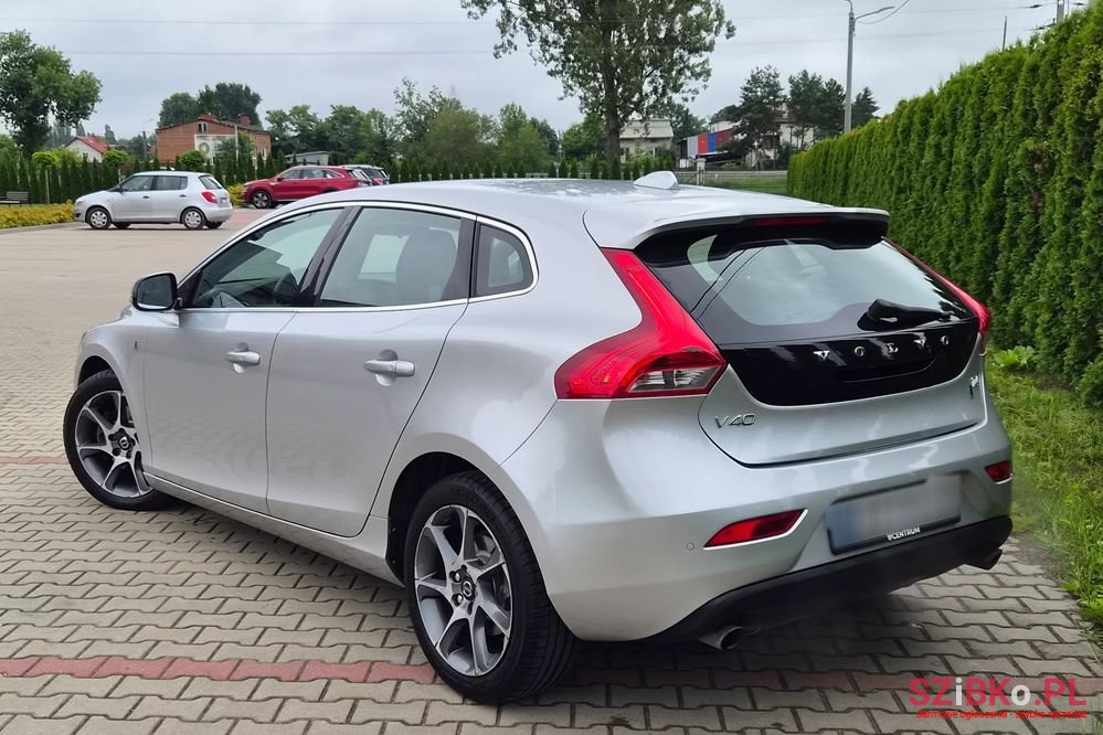2015' Volvo V40 T4 Ocean Race photo #4
