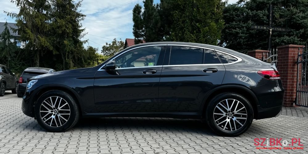 2020' Mercedes-Benz GLC photo #6