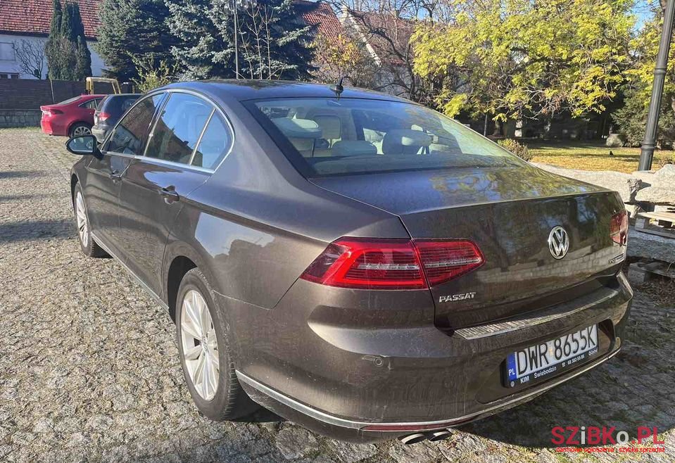 2016' Volkswagen Passat photo #4