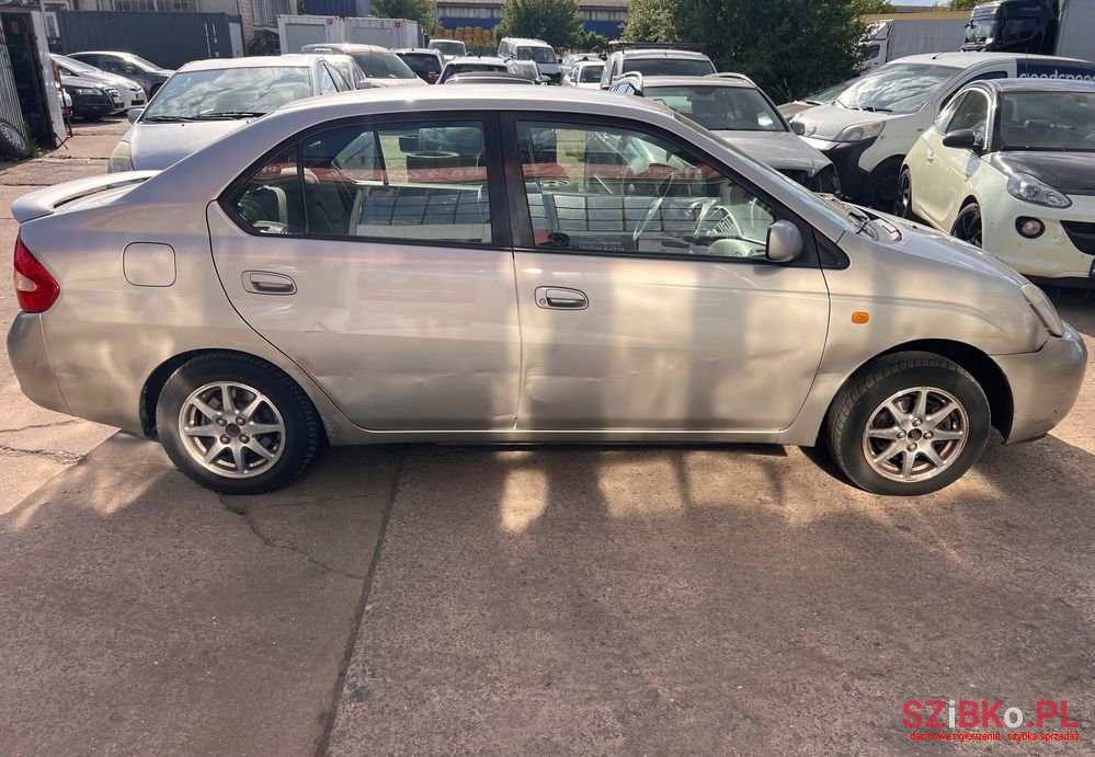 2001' Toyota Prius photo #6