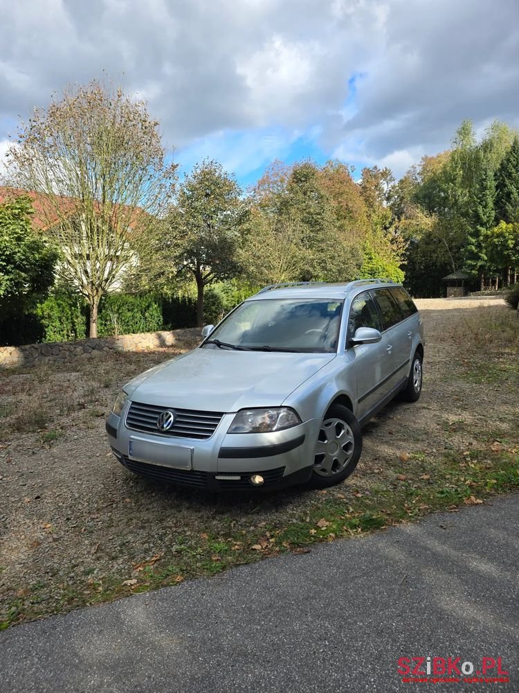 2005' Volkswagen Passat photo #1