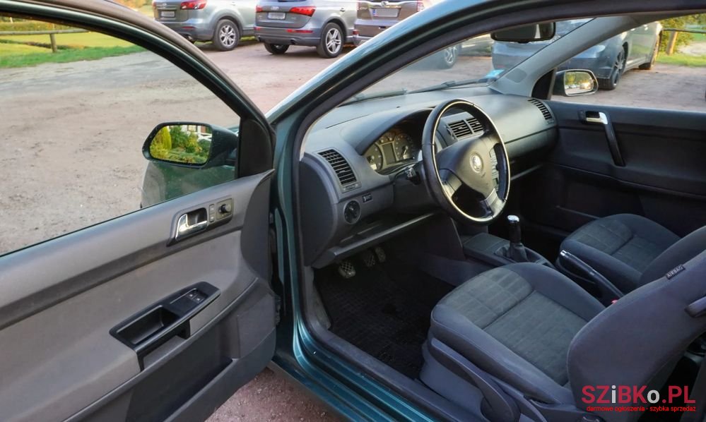 2007' Volkswagen Polo 1.6 Tour photo #2