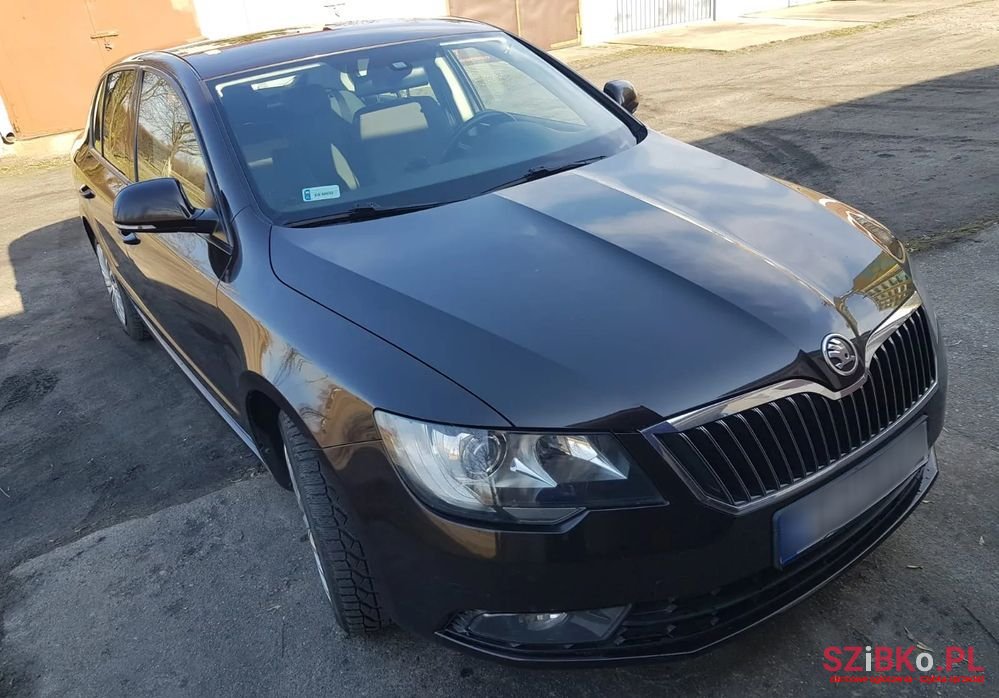 2014' Skoda Superb photo #4