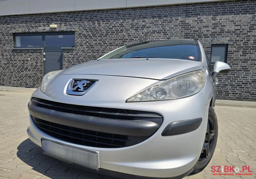 2007' Peugeot 207 1.4 16V Sporty photo #4