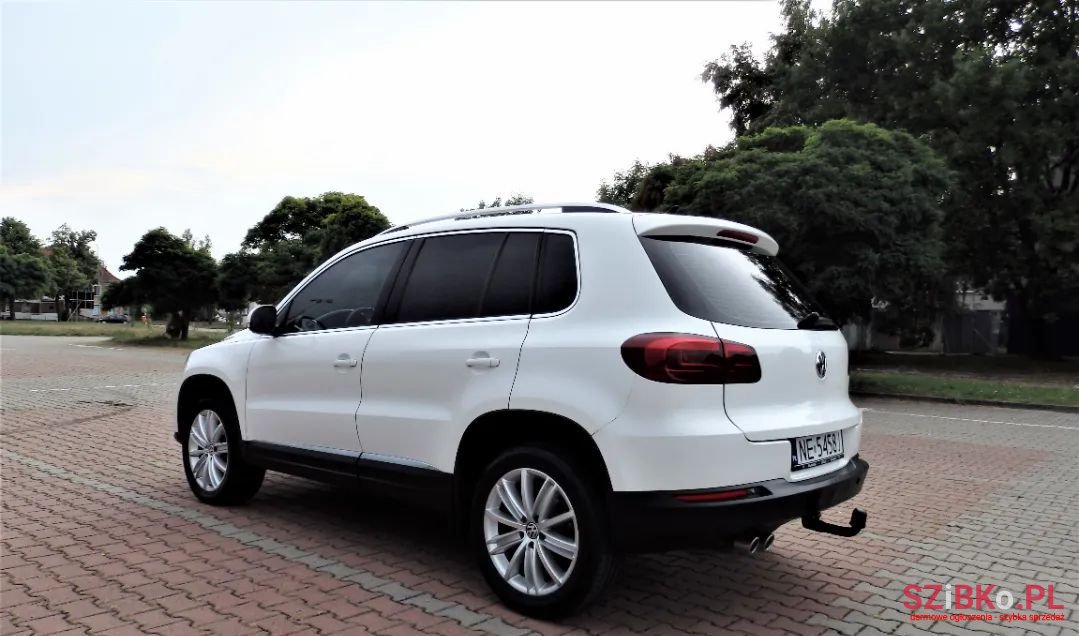 2011' Volkswagen Tiguan photo #4