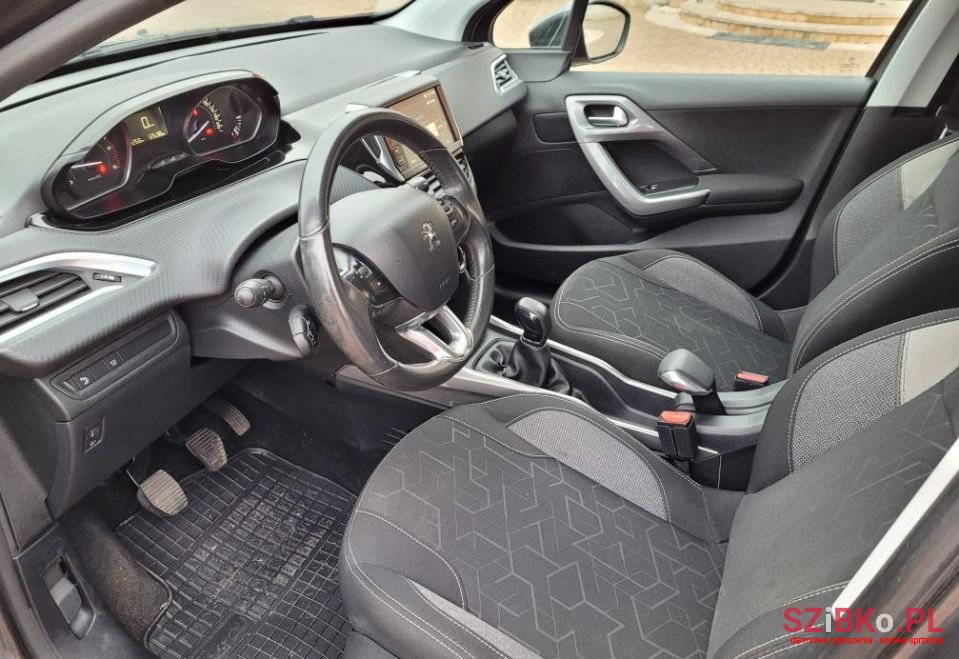 2018' Peugeot 2008 photo #6
