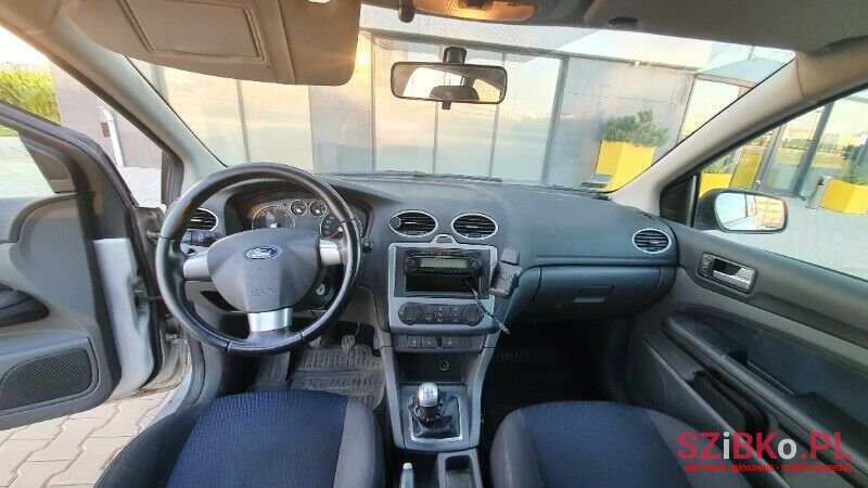 2005' Ford Focus photo #2