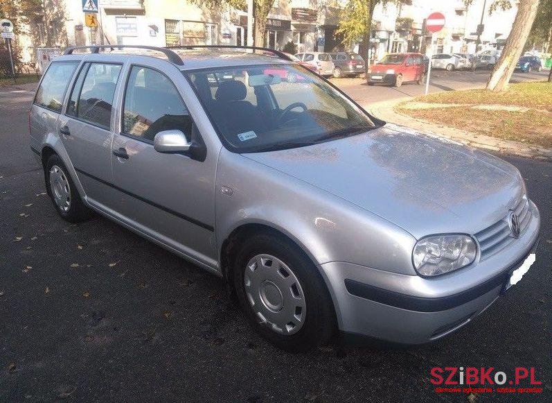 2001' Volkswagen Golf photo #2