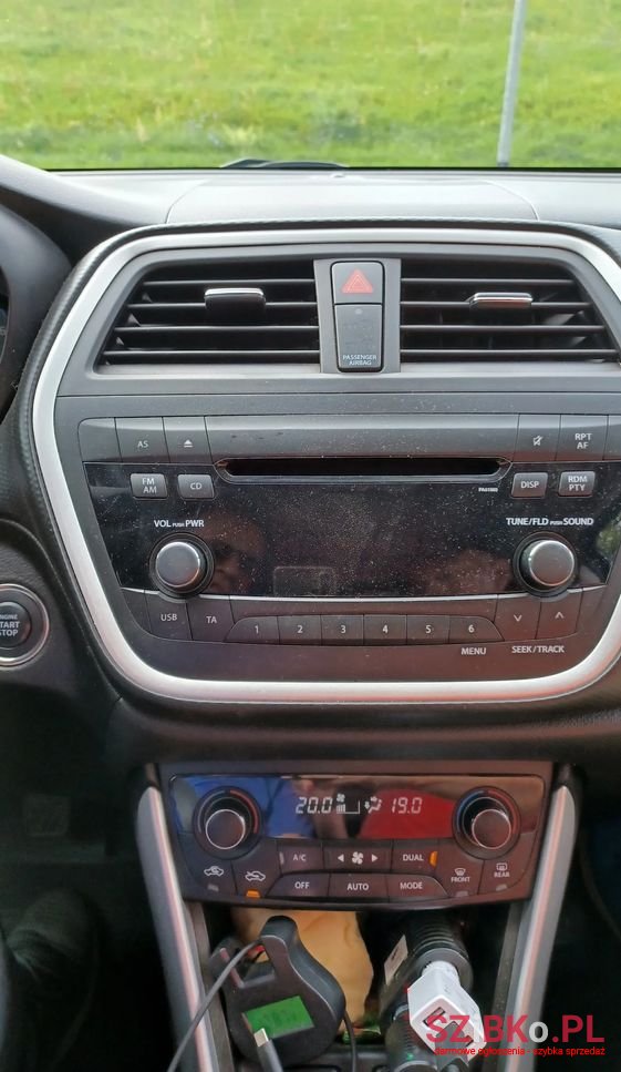 2014' Suzuki SX4 S-Cross photo #5