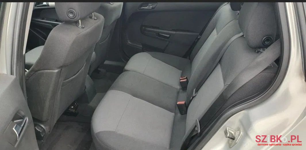 2008' Opel Astra photo #6