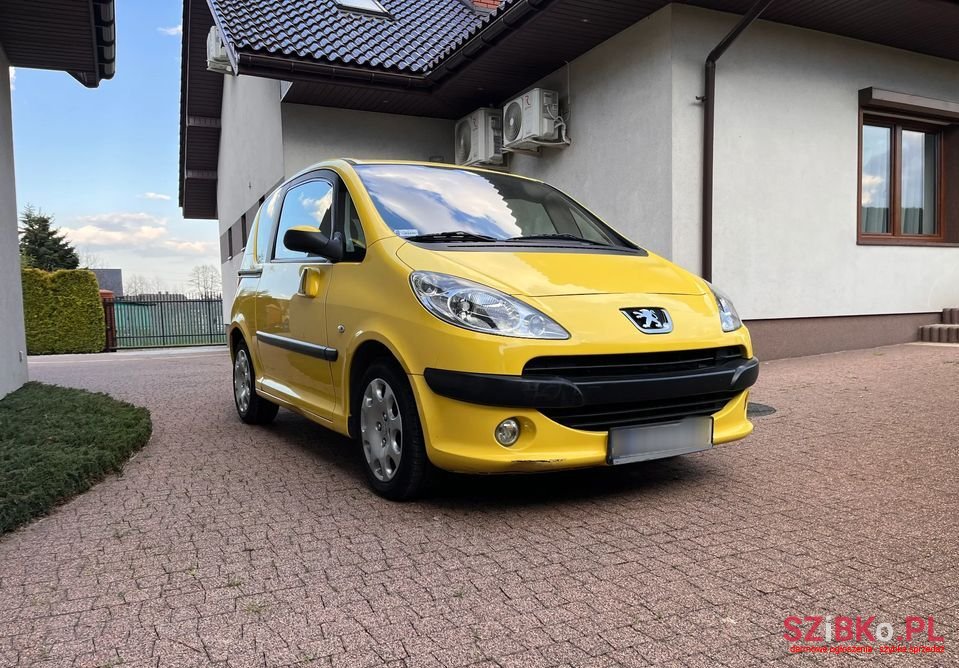 2005' Peugeot 1007 photo #1