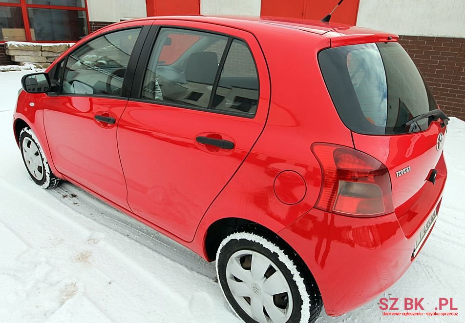 2008' Toyota Yaris photo #3