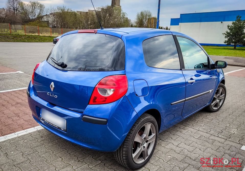 2007' Renault Clio photo #6