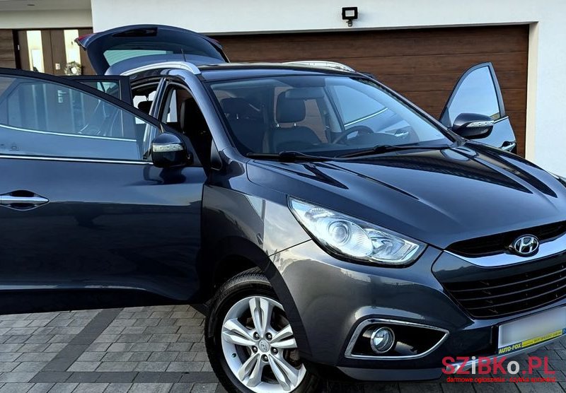2010' Hyundai ix35 2.0 Premium photo #2
