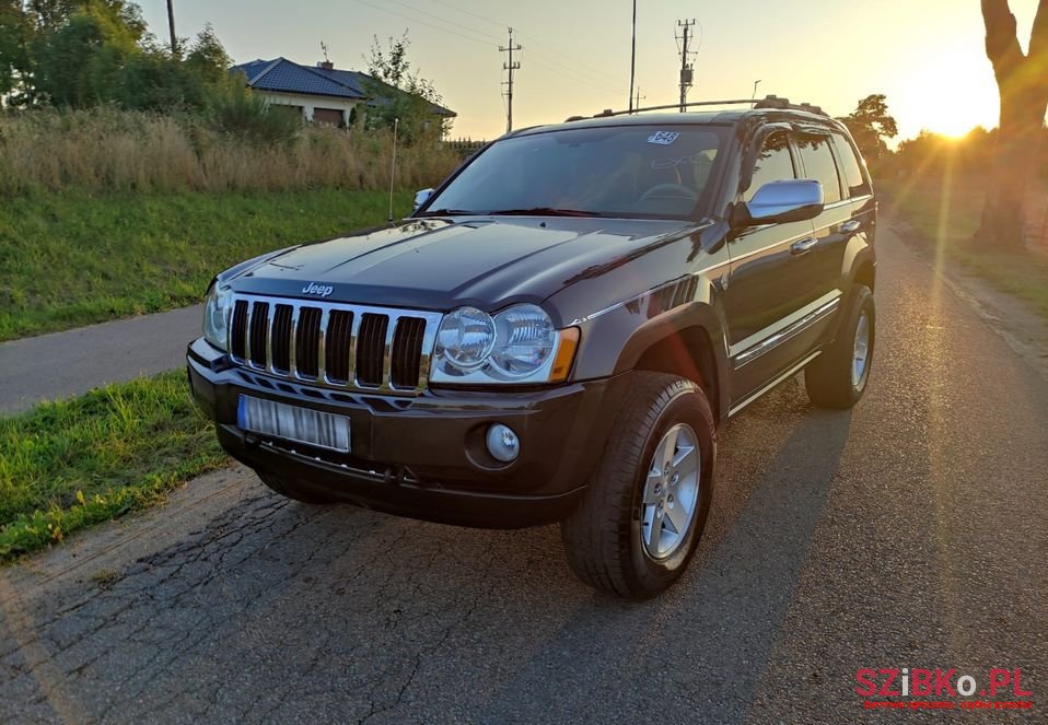 2005' Jeep Grand Cherokee photo #1