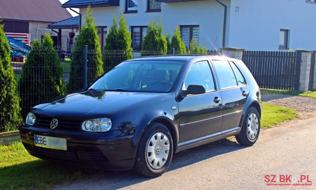 2000' Volkswagen Golf photo #1