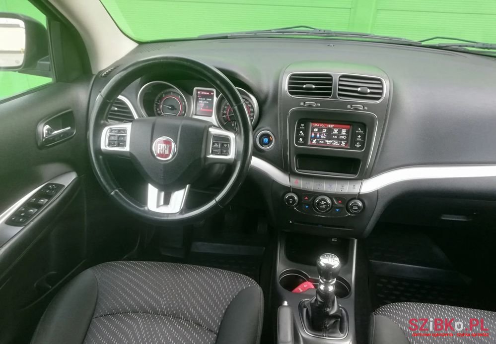 2011' Fiat Freemont 2.0 Multijet photo #5