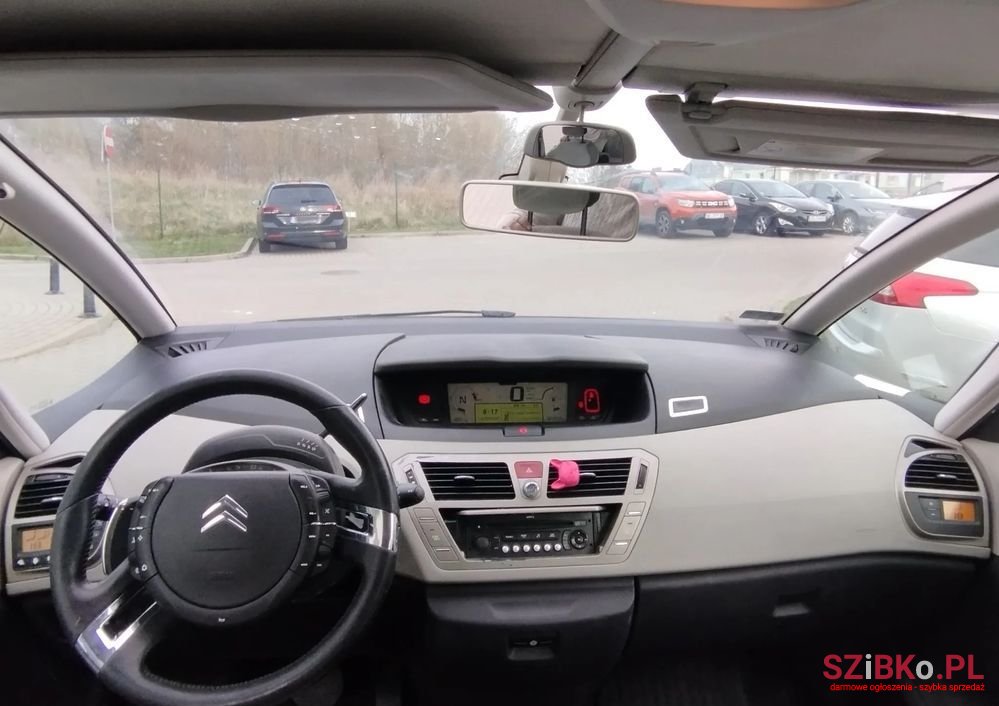 2008' Citroen C4 Picasso photo #6