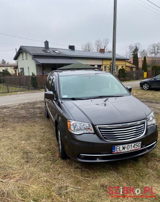 2015' Chrysler Town & Country photo #1