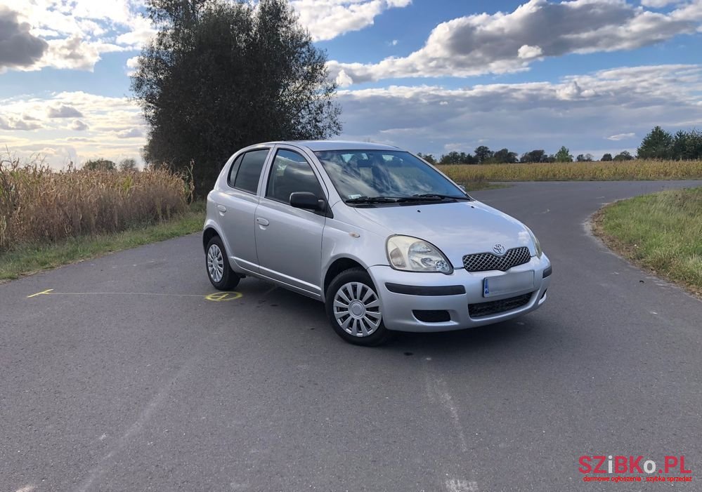 2004' Toyota Yaris 1.0 Luna photo #1