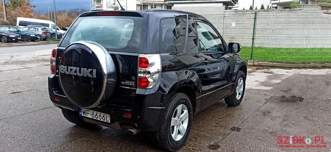 2010' Suzuki Grand Vitara photo #6