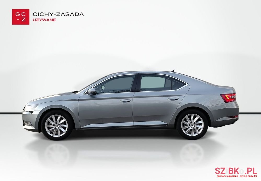 2019' Skoda Superb photo #2