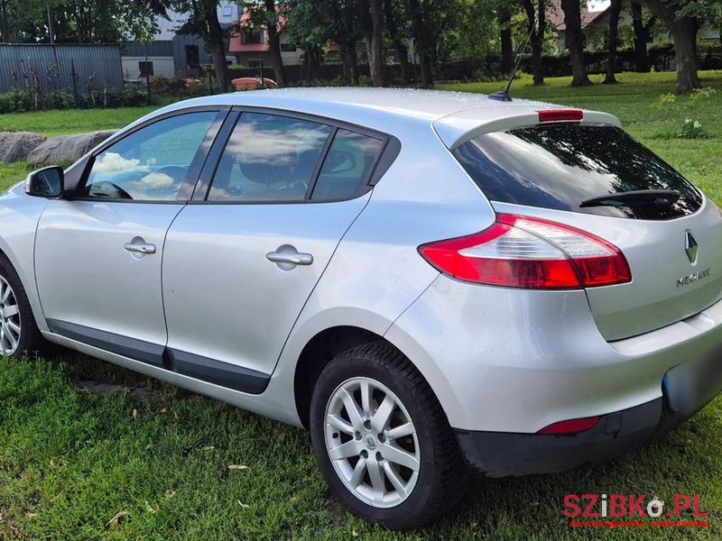 2010' Renault Megane photo #5