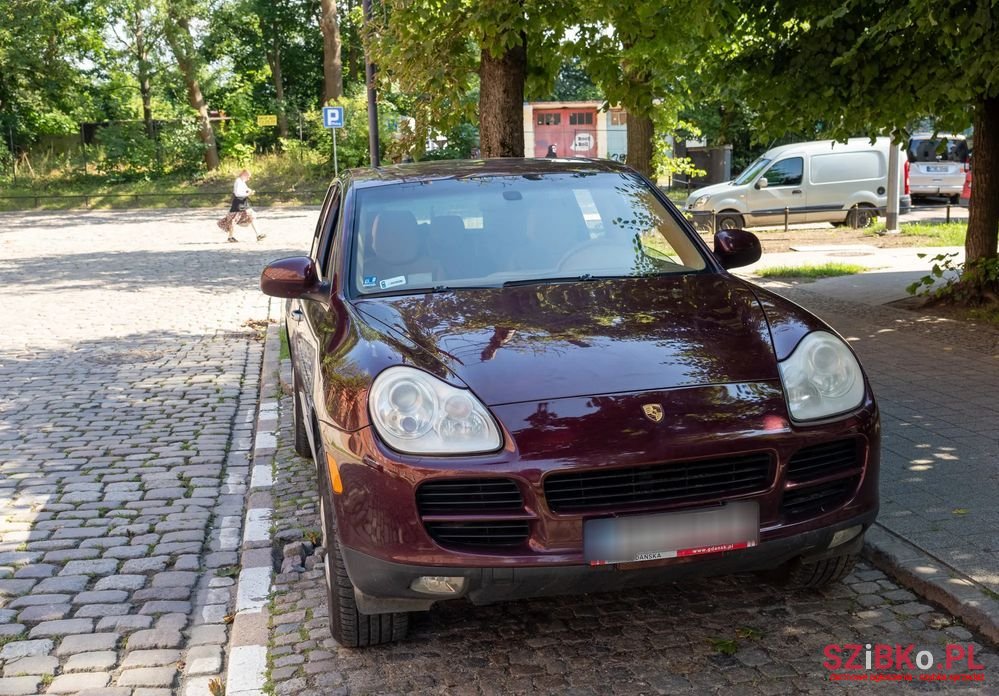 2005' Porsche Cayenne photo #5