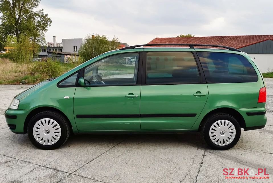 2002' Volkswagen Sharan photo #2