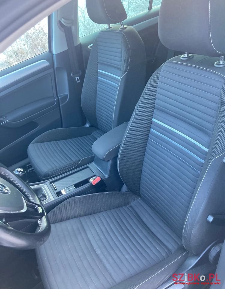 2015' Volkswagen Golf photo #6