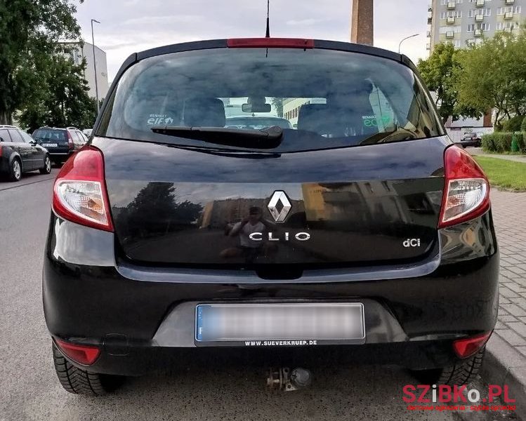 2011' Renault Clio photo #6