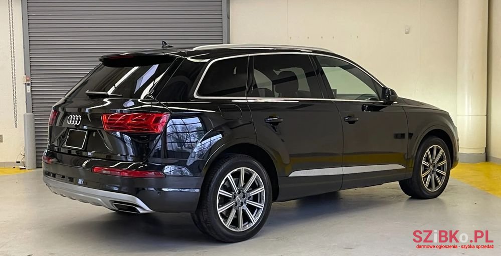2019' Audi Q7 photo #6