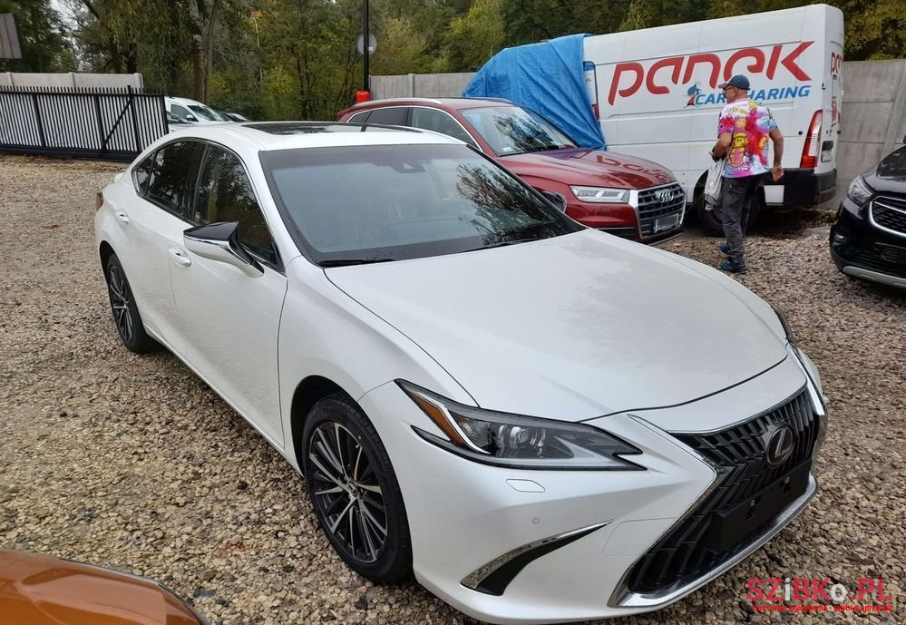 2024' Lexus ES photo #1