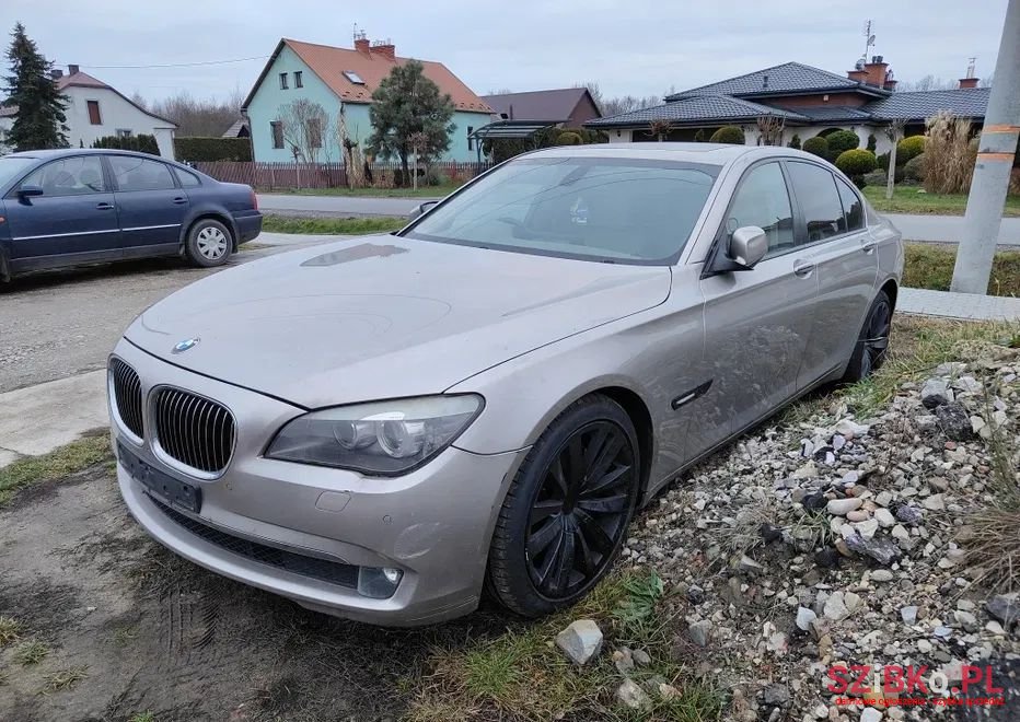 2008' BMW 7 Series 730D photo #4