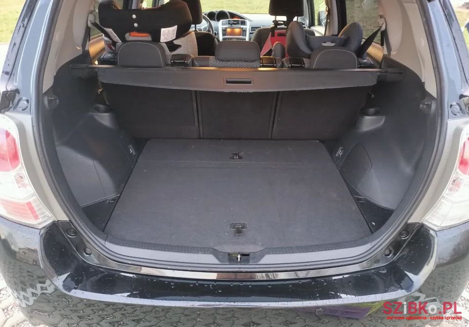 2013' Toyota Verso photo #4