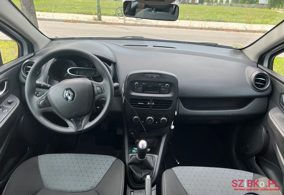 2015' Renault Clio photo #6