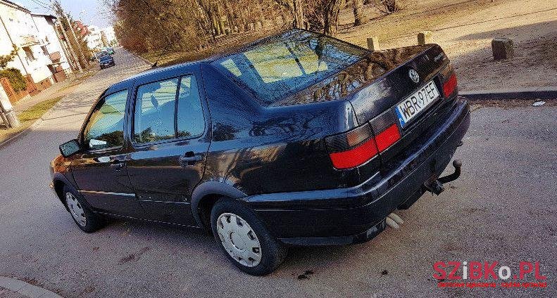 1997' Volkswagen Vento photo #1