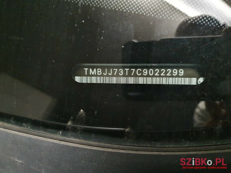 2011' Skoda Superb photo #3