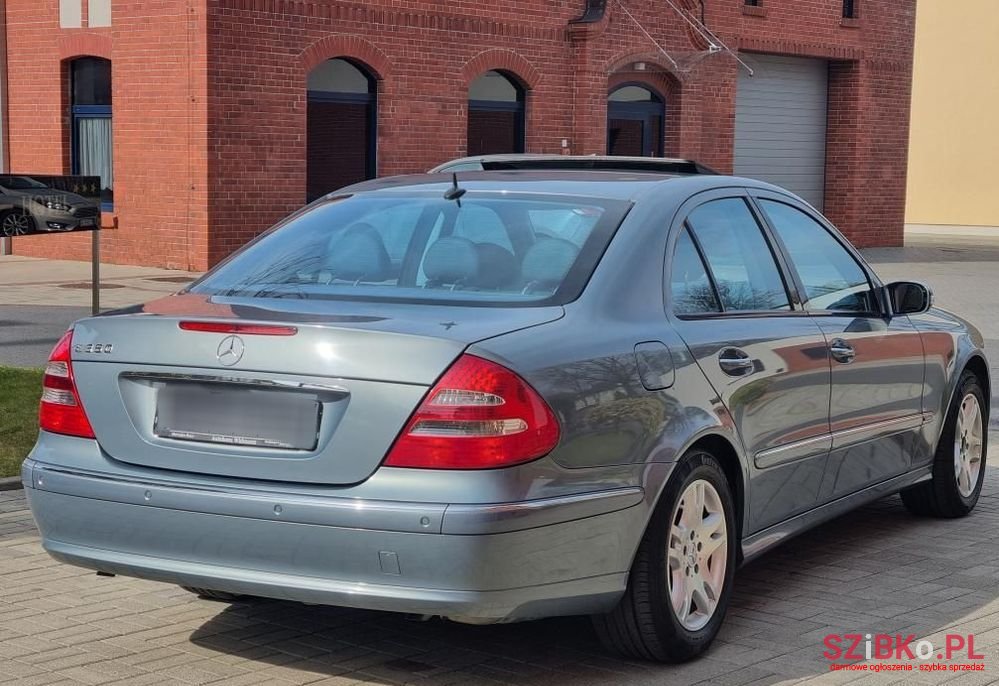 2005' Mercedes-Benz E-Class 350 T photo #5