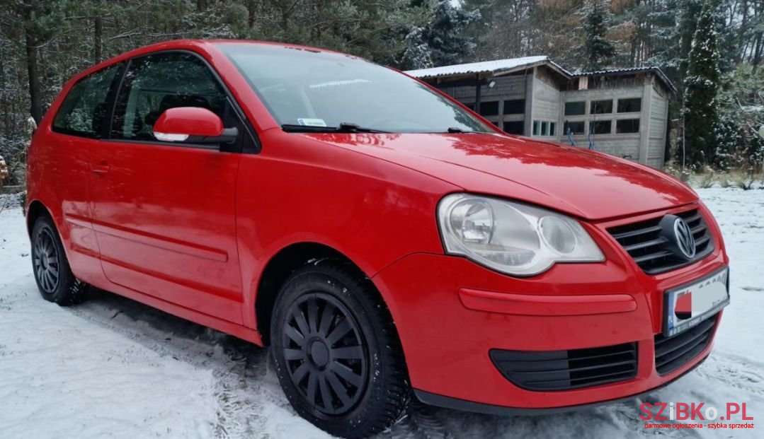 2005' Volkswagen Polo photo #2