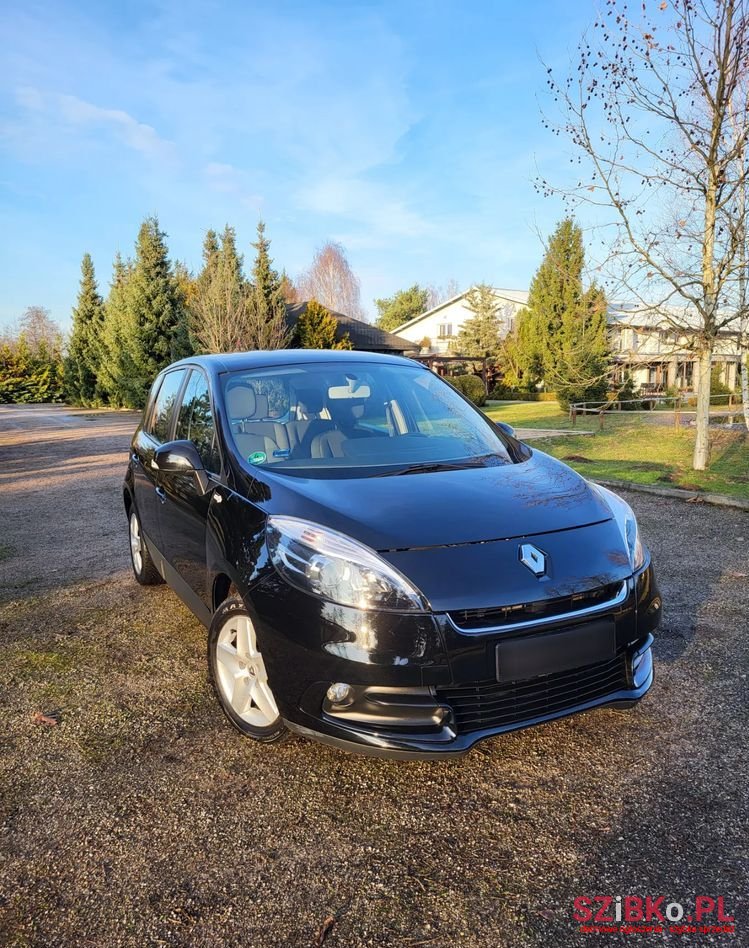 2013' Renault Scenic photo #3